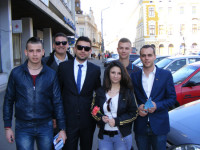 Sute de flori din partea Forței Civice pentru doamnele și domnisoarele din Satu Mare Sute de flori din partea Forței Civice pentru doamnele și domnisoarele din Satu Mare
