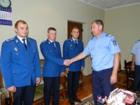 Trei tineri ofiţeri, noii colegi ai jandarmilor sătmăreni Trei tineri ofiţeri, noii colegi ai jandarmilor sătmăreni