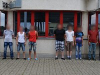 Patru traficanţi şi cinci migranţi, reţinuţi la frontieră Patru traficanţi şi cinci migranţi, reţinuţi la frontieră