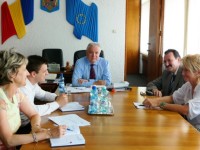 Prefectul solicită situații clare cu plata asistenţilor persoanelor cu handicap Prefectul solicită situații clare cu plata asistenţilor persoanelor cu handicap