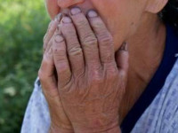 Bătrână de 74 ani, bătută de propriul nepot Bătrână de 74 ani, bătută de propriul nepot