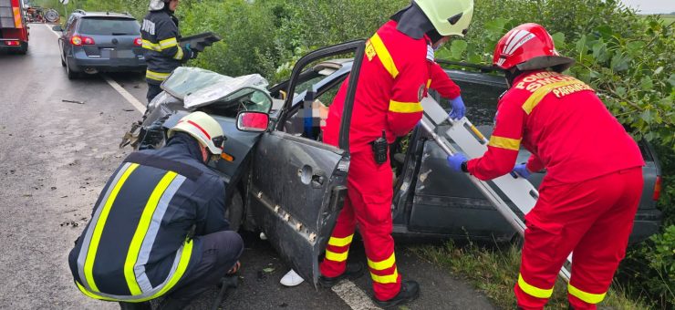 Incendiu, Accident și 73 de Misiuni SMURD într-un Weekend Agitat