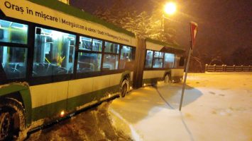 autobuze înzăpezite