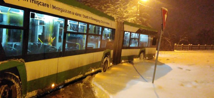 autobuze înzăpezite